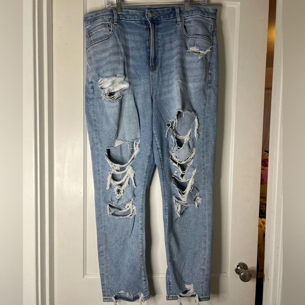 American Eagle Mom Jean